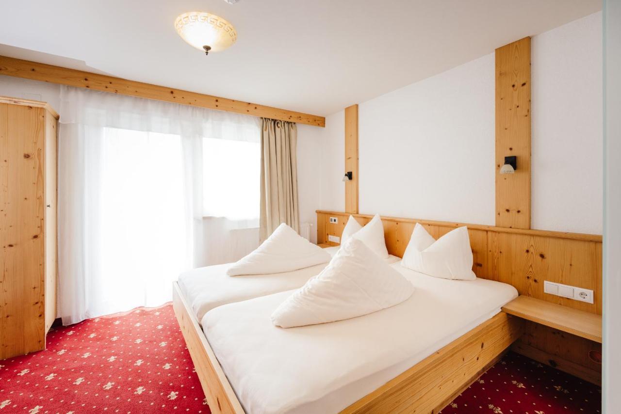 Andrea Hotel *