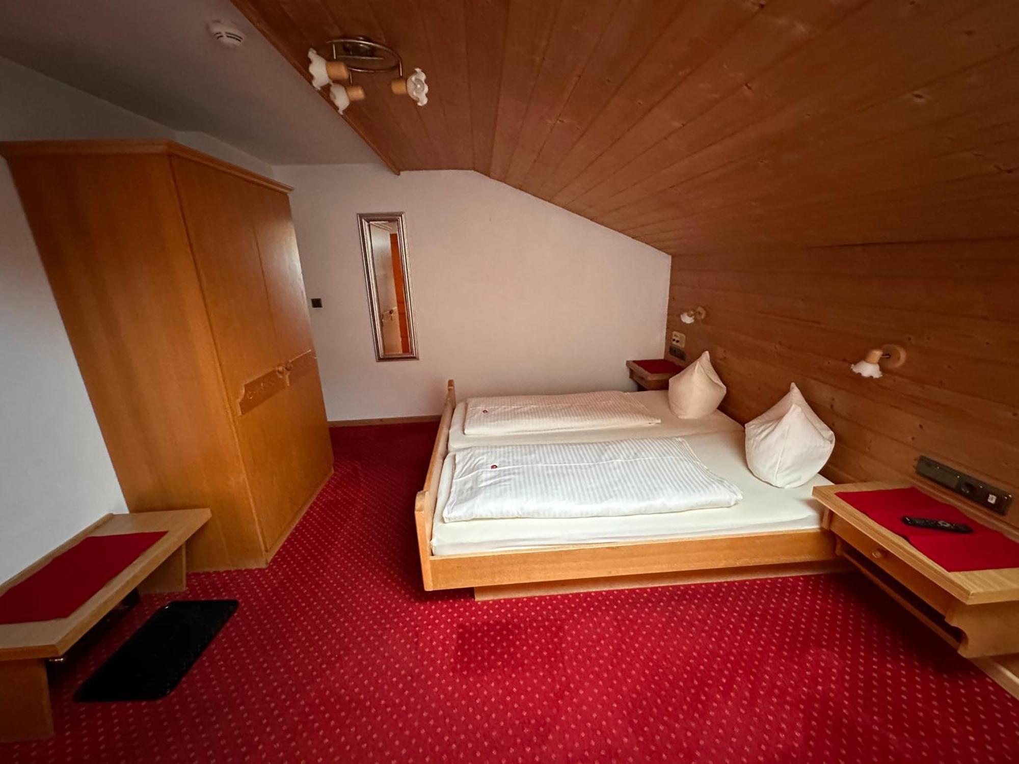 Hotel Andrea Zams